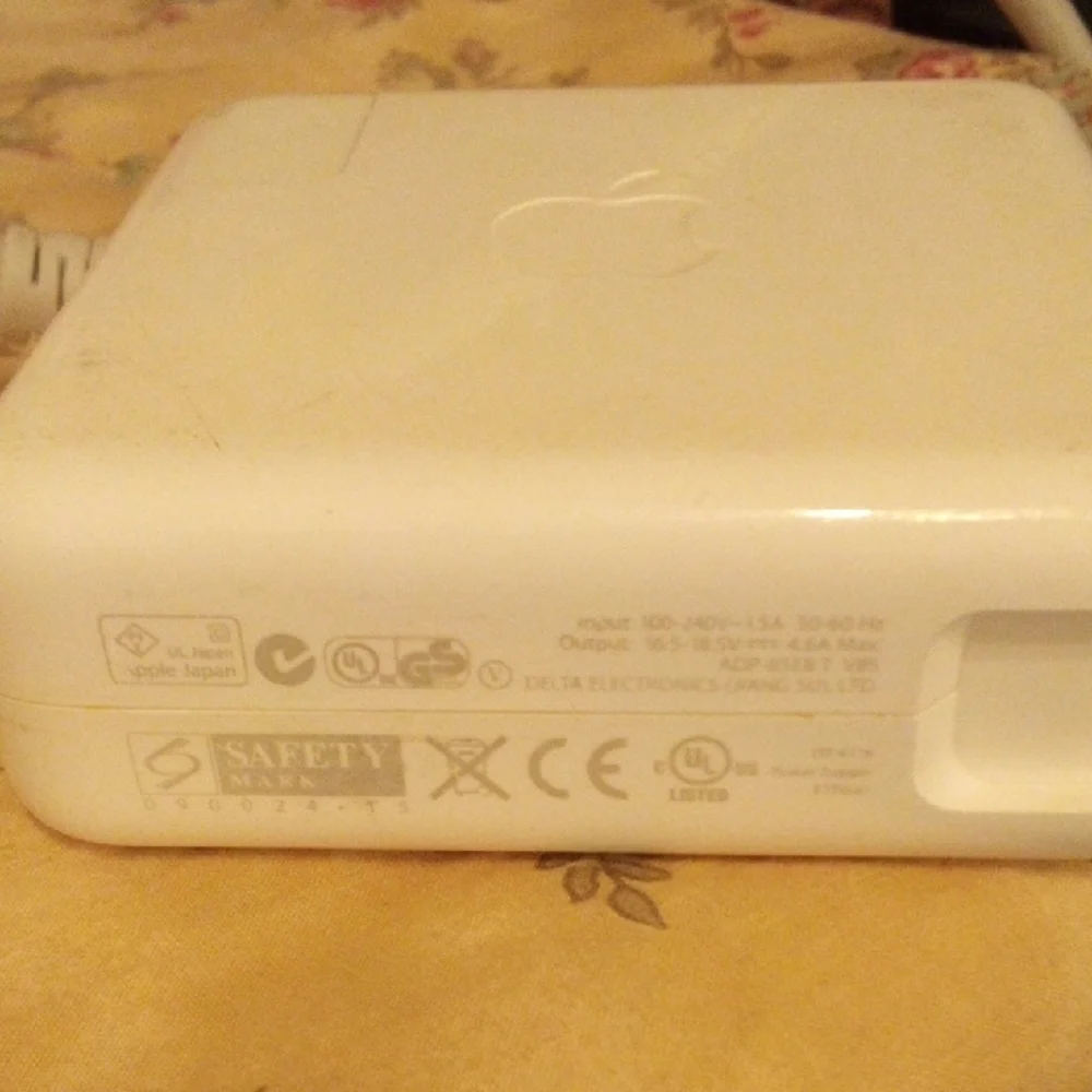 Apple White Charging Block